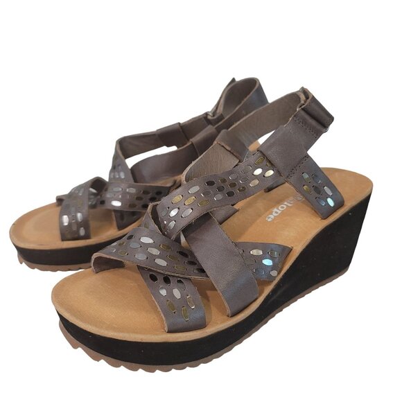 Antelope NWOT leather Wedge Sandals With metal stud Strap detail Grey Size 37 - Picture 2 of 14